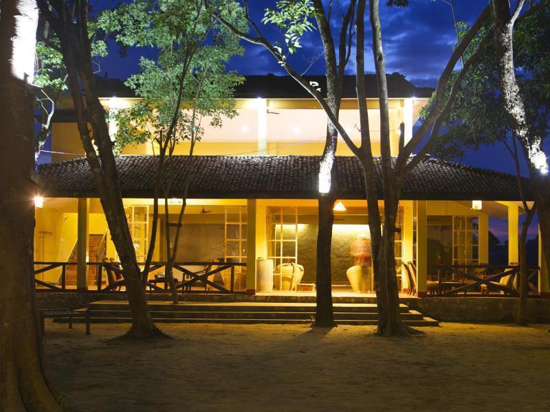 Maruni Sanctuary Lodge By Kgh Group Sauraha Luaran gambar
