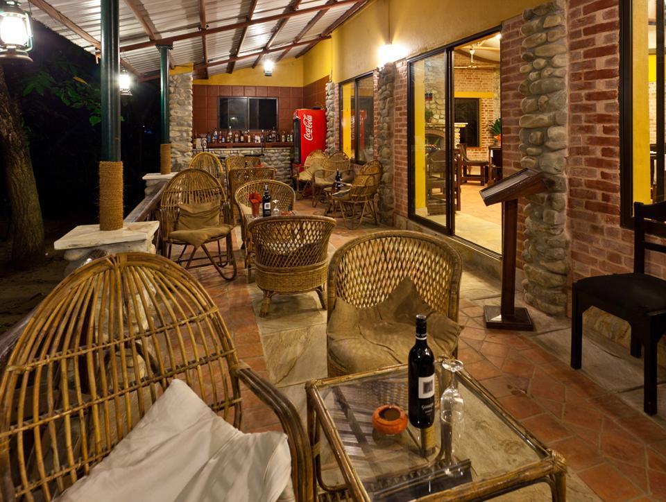 Maruni Sanctuary Lodge By Kgh Group Sauraha Luaran gambar