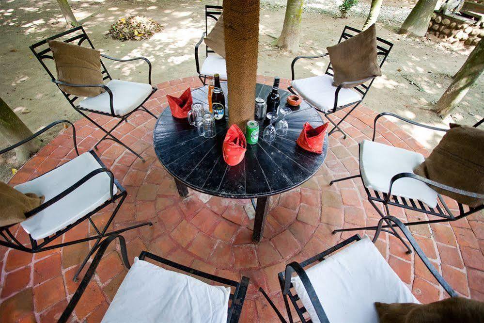 Maruni Sanctuary Lodge By Kgh Group Sauraha Luaran gambar